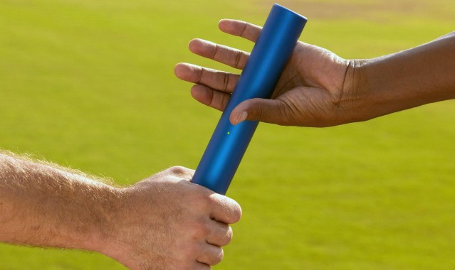 【排列五直播平台】更衣室内的镇定剂，扬科维奇安抚队员，目光已投向下一战