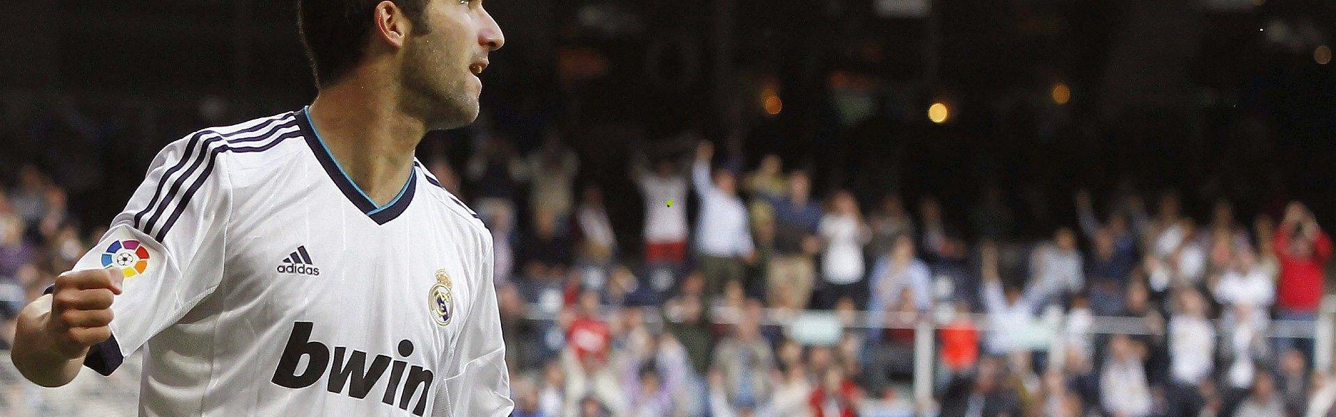 【排列五官方网站】忧！皇马门将卢宁腰部不适暂别国家队，乌克兰门线告急与银河战舰的深度隐忧