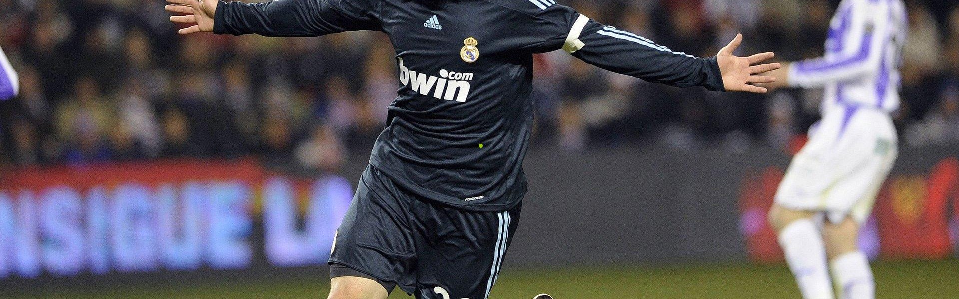 排列五官方-1-1僵局打破后4-0横扫！曼城12亿豪门三线狂飙4连胜，英超19亿巅峰战哈兰德率队冲击冠军宝座