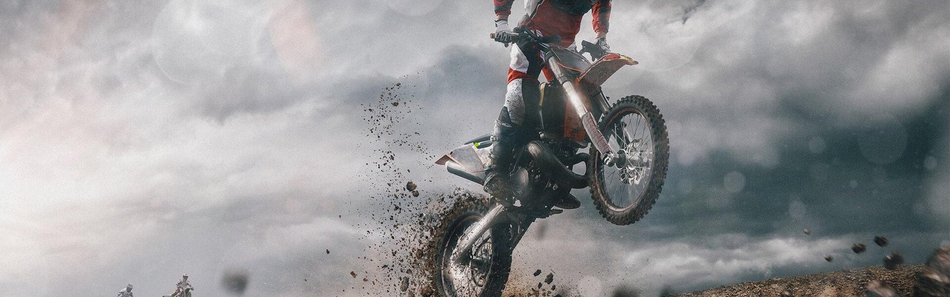 排列五官方网站：U20国青雨中抵达赛场 迎战韩国青年军关键战役