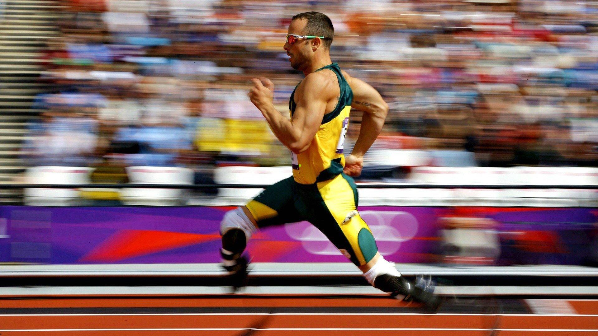 登贝莱金球奖荣耀加冕，三冠王史上梅西之后第二人