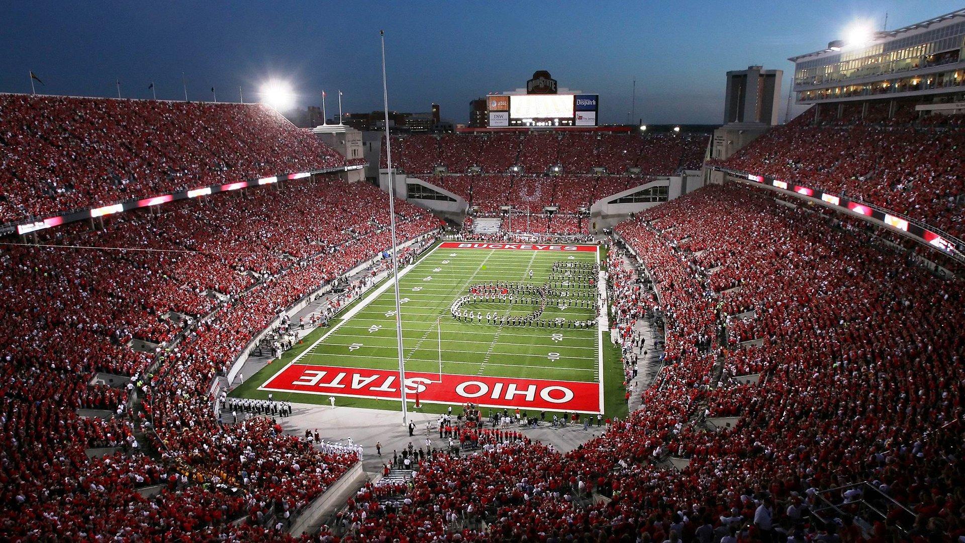 马杜埃凯深情吐露，体育场球迷之爱让我感受到前所未有的亲近